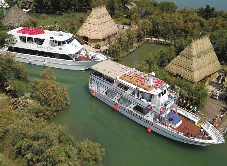 Ausflüge mit dem  Bus oder Motorboot